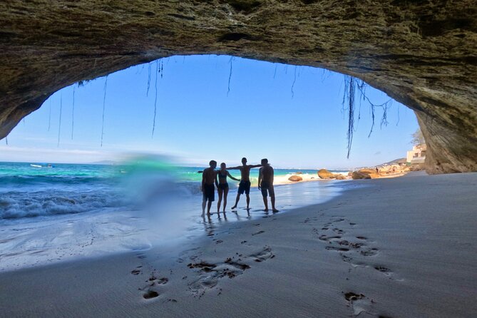Los Arcos 5 islands Snorkeling Cliff Jumping and Hidden Beach - Is this a good family and beginner activity?