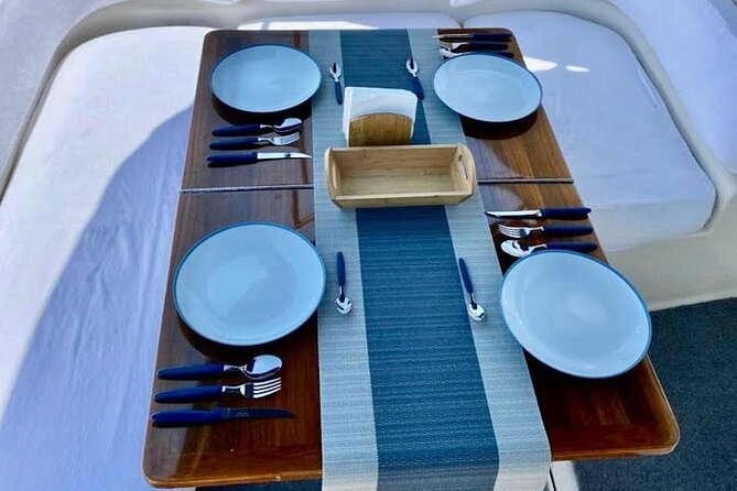 Los Cabos Yacht Adventure - Arch, Snorkel, Lunch, Drinks 1-18ppl - Chileno Bay or Santa Maria Bay for water time