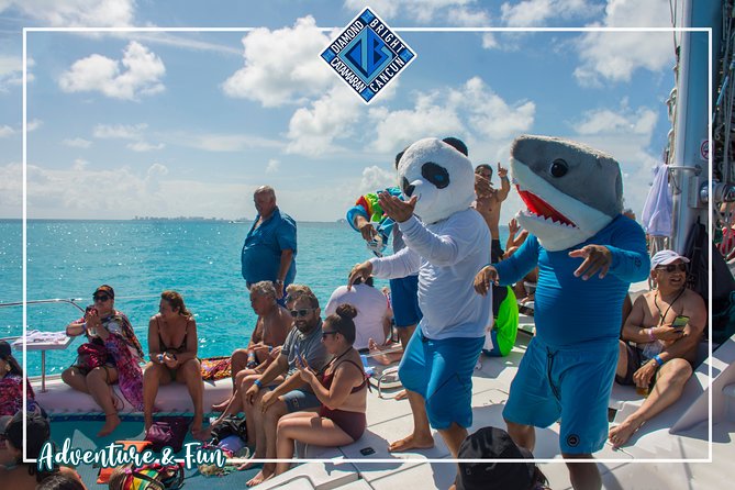 Luxury Catamaran tour to isla mujeres with transportation from Tulum - The early start from Súper Akí Tulum
