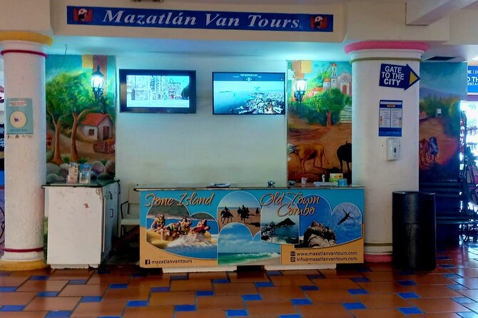 Mazatlan City Sightseeing Tour with Shopping Time and Lunch - Beachfront lunch and the real trade-off
