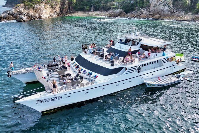Mega Yacht Limousine of the Sea 1: Puerto Vallarta - Water toys turn the yacht into a play area