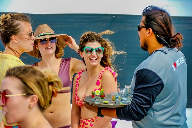 Mega Yacht Limousine of the Sea 1: Puerto Vallarta - Playa Chica Locca gives the day a beach break