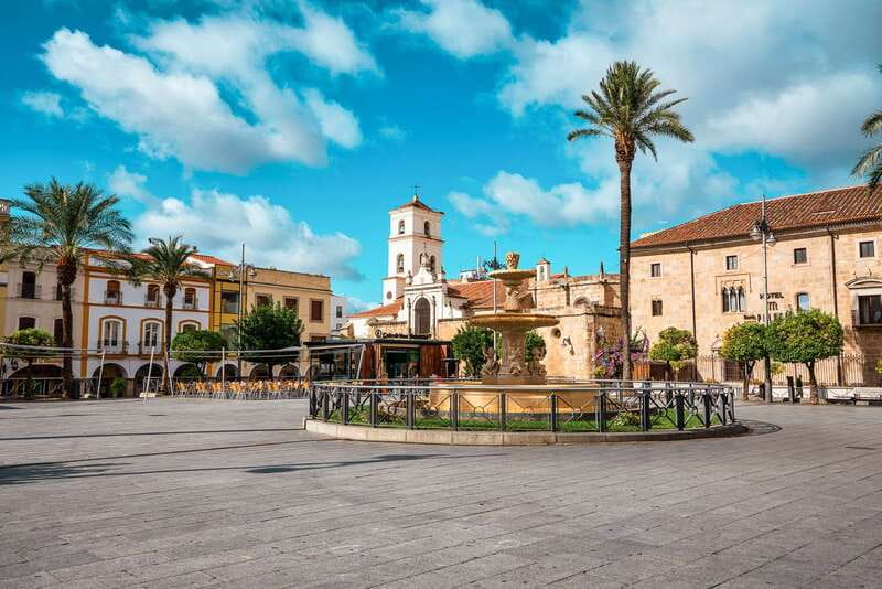 Mérida: 3-Hour Walking Food Tour - Salbutes, tamales, and local fruit