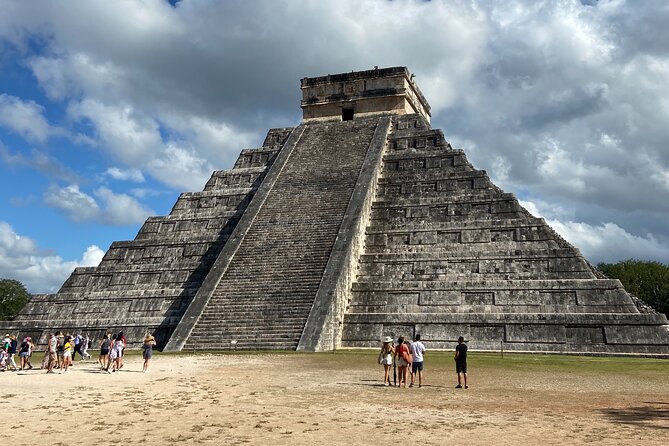 Merida : Chichen Itza, Izamal and Cenote with lunch and pick up - Izamal’s yellow streets and climbable pyramid