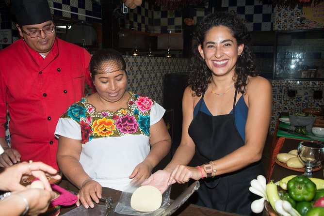 Mexican Cooking Class with fresh Local Market ingredients selection and transpor - Starting at Mercado 23 in downtown Cancun