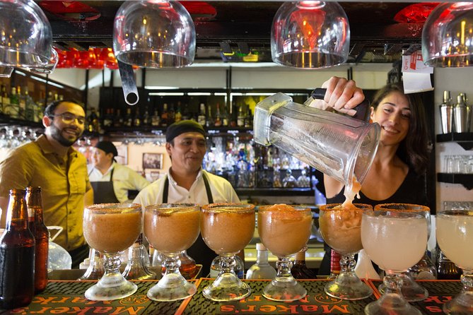 Mexican Cooking Class with fresh Local Market ingredients selection and transpor - The guides make a big difference