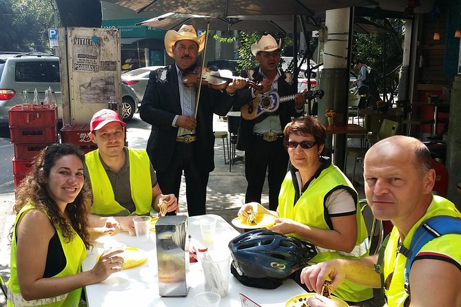 Mexico bike tour - Chapultepec Park and the city’s open spaces