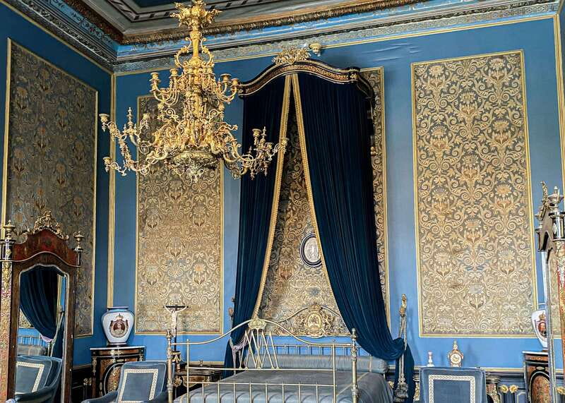 Mexico City: Chapultepec Castle Skip-the-Line Ticket - Crowds, timing, and the small-room problem