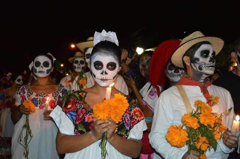 Mexico City: Day of the Dead Guided Tour - Mexico City landmarks under evening lights