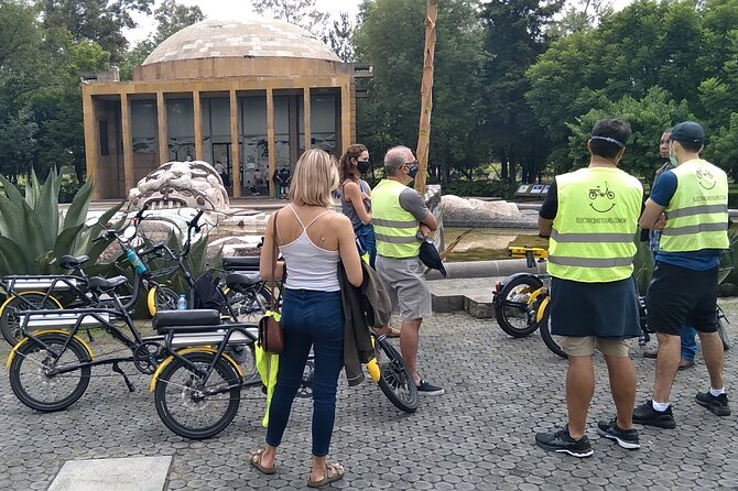 Mexico City E-Bike Tour with a taco and churros stop - Why an e-bike works so well in Mexico City
