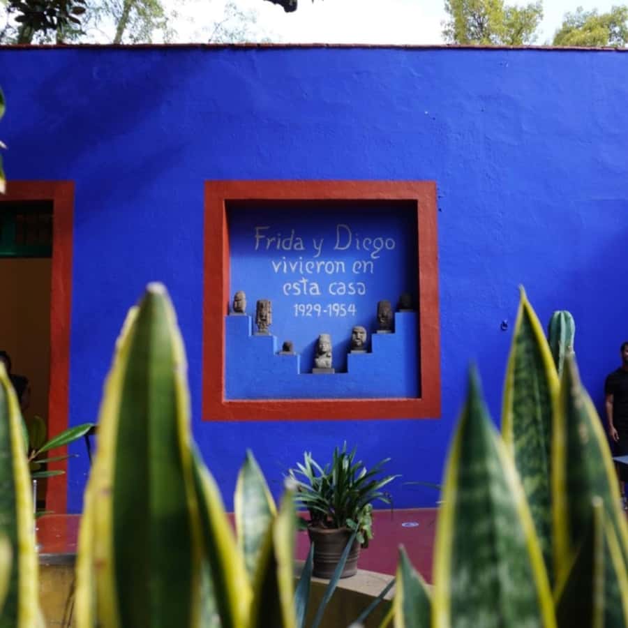 Mexico City: Frida Kahlo Museum Tour - Starting with coffee in Coyoacán