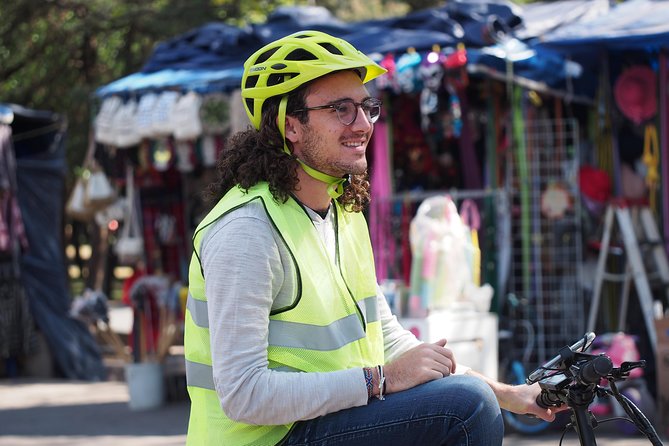 Mexico City Highlights E-Bike Tour With Foodie Stops - Price, pace, and who gets the best value