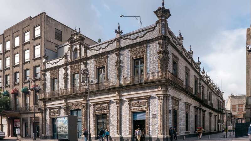 Mexico City: Historic Downtown Walking Tour - Starting beneath the Zocalo’s giant open sky