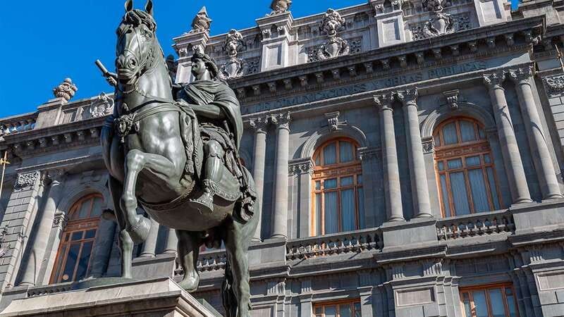 Mexico City: Historic Downtown Walking Tour - Inside the Metropolitan Cathedral