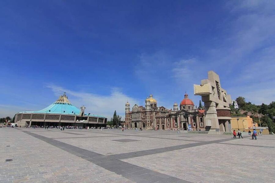 Mexico City: Hop-on Hop-off City Tour by Turibus 1-Day Pass - Basílica Circuit: a route for Mexico’s spiritual center