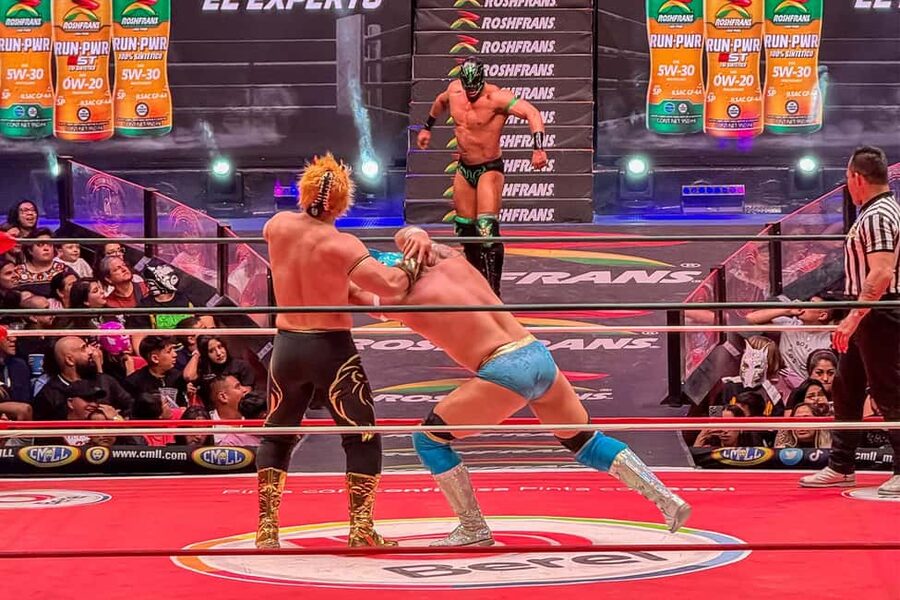 Mexico City: Lucha Libre Show, Walking Tour & Tequila - Arena México and the roar of lucha libre