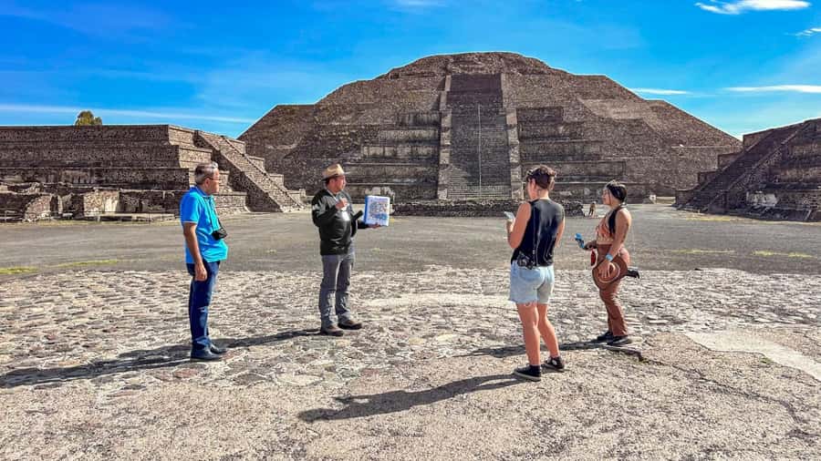 Mexico City: Teotihuacan, Tlatelolco & Guadalupe Shrine Tour - Why this day trip works for first-time visitors
