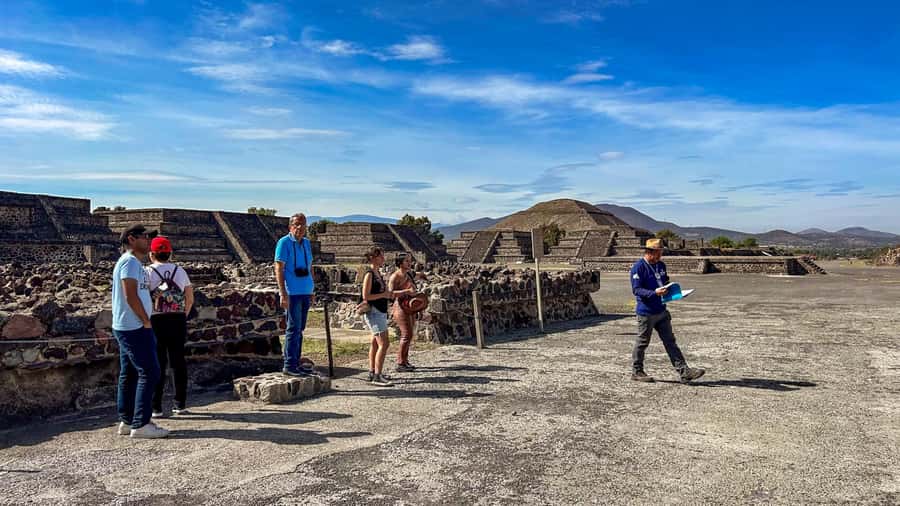 Mexico City: Teotihuacan, Tlatelolco & Guadalupe Shrine Tour - Tlatelolco: Mexico City’s layered archaeological story