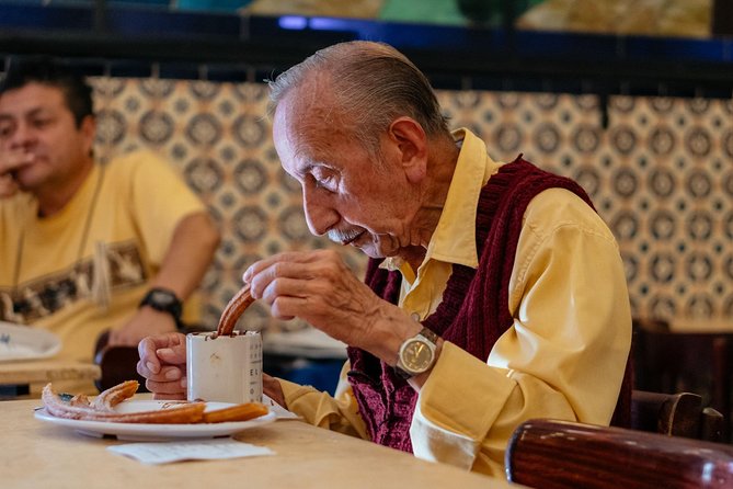 Mexico Private Food Tour With Locals Including 10 Tastings - The final hour: local stops, sweets, and drinks