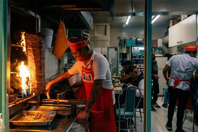 Mexico Private Food Tour With Locals Including 10 Tastings - Banco de México and Mexico City taco essentials