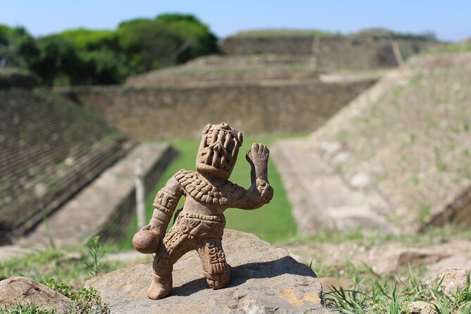 Monte Albán, Arrazola, Cuilapam y San Bartolo Coyotepec. - Monte Albán: the reason to book