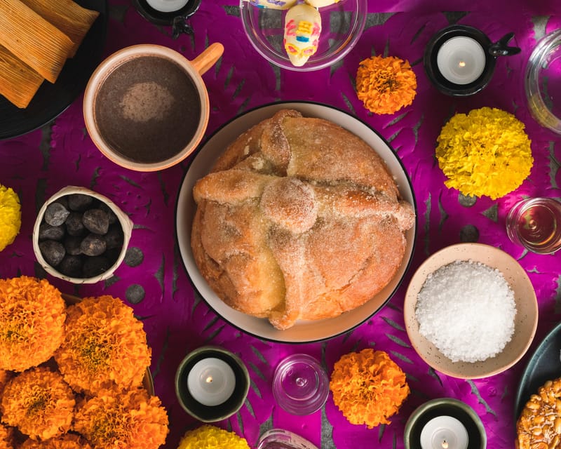 Oaxaca: Day of the Dead Evening Walking Tour with Dinner - Santo Domingo and Oaxaca’s decorated center