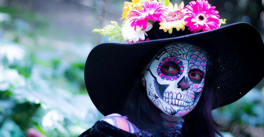 Oaxaca: Day of the Dead Evening Walking Tour with Dinner - Jalatlaco, where the celebration feels personal