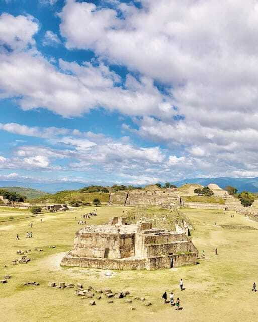 Oaxaca de Juarez: Monte Alban Half-Day Tour - What the guide adds to the stones