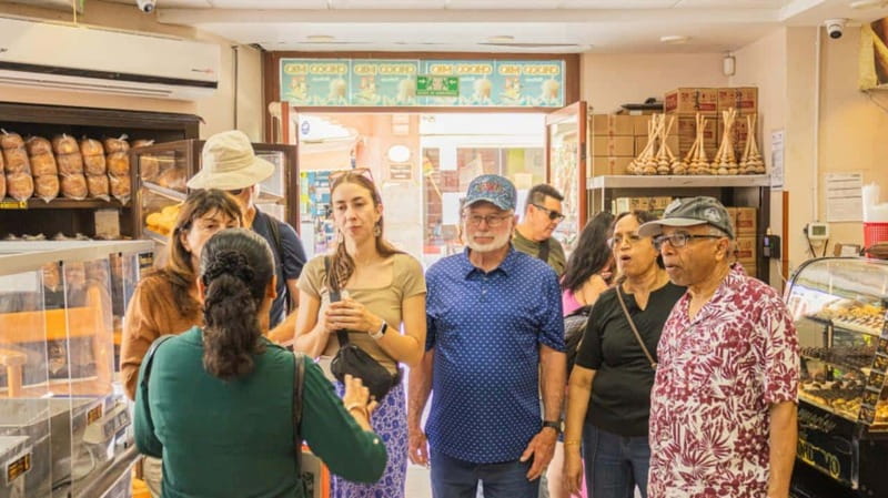 Oaxaca: Food and Markets Tour - Drinking tejate and traditional aguas