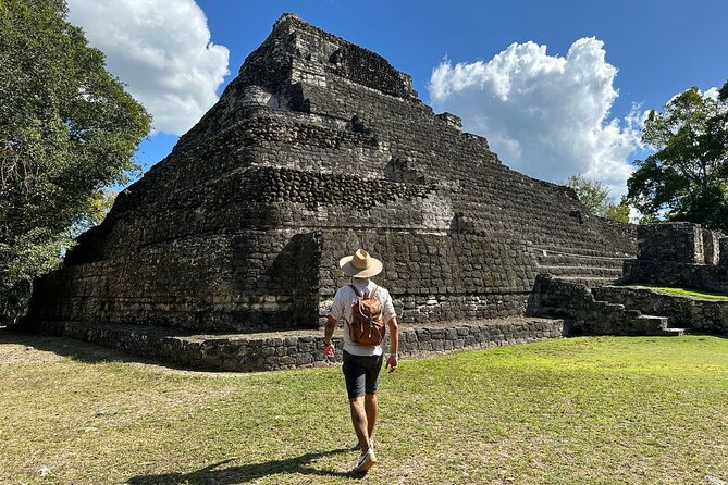 One Day Tour to Chacchoben Mayan City and Bacalar Lagoon with a Certified Guide - Bacalar Lagoon, lunch, kayaks, and a rocky shoreline