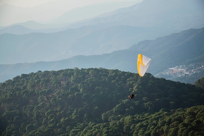 Paragliding in Valle de Bravo - The landing beside the lake