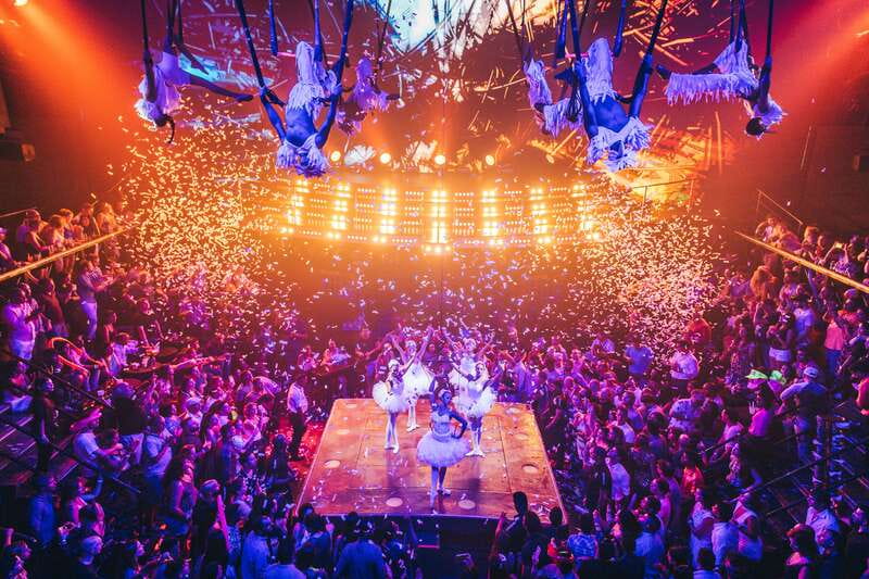 Playa del Carmen: Coco Bongo Nightclub Experience - Arriving one block from the Caribbean Sea