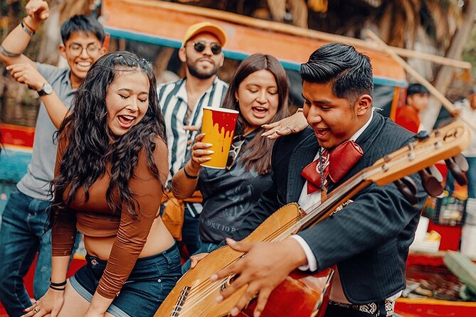PREMIUM Frida Kahlo Museum and Xochimilco (Small Groups) - Casa Azul and the limits of a guided museum visit