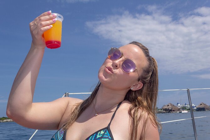 Premium Isla Mujeres Tour by Private Catamaran - The return sail, cocktails, and open water