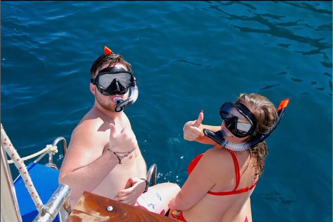Private Cabo 35ft cat experience Food and open bar included! - The crew and the optional photography