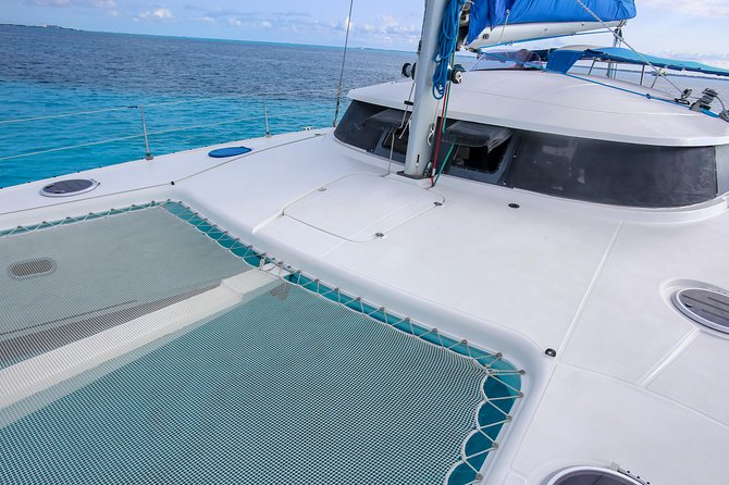 Private Catamaran from Cancun to Isla Mujeres | For up to 30 pp - What the crew adds to the experience