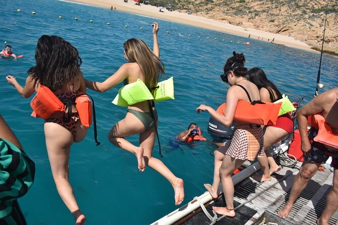 Private Catamaran Snorkeling Cruise in Los Cabos - How private service changes the day