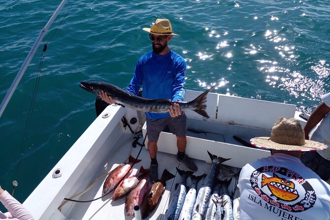 Private fishing charter Bertram 31ft 6 pax max if you don't fish you don't pay - Choosing two, four, six, or eight hours