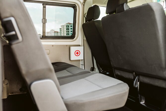 Private Minivan: Huatulco International Airport (HUX) - Finding your driver outside the arrivals terminal