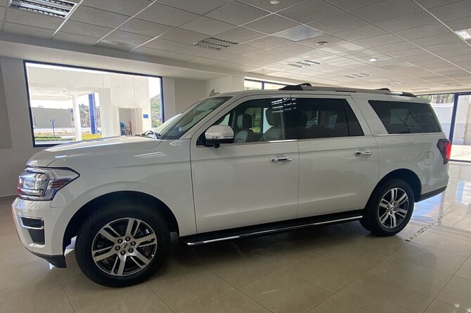 Private Round-Trip from Airport to Hotels to San Jose Area zone 1 - A private ride for the San José side of Los Cabos