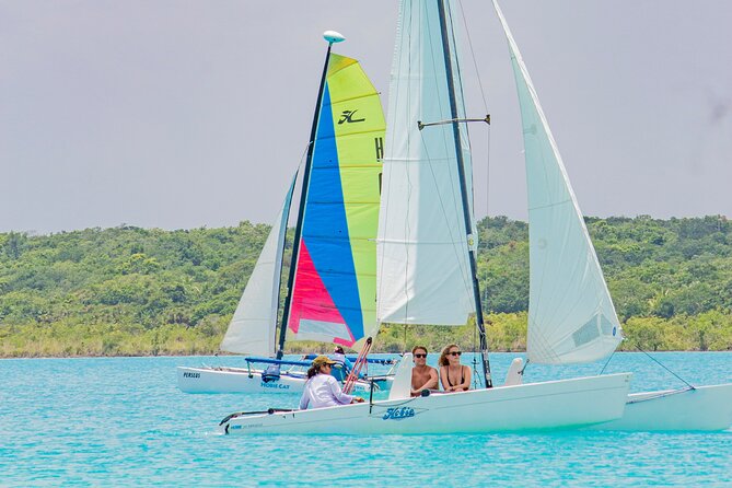 Private Sailing between Mangroves - Meeting Captain Sara at Bertilla Lagoon