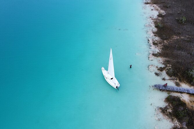 Private sailing tour of Bacalar Lagoon - Swimming and stopping at the Pirate Canal