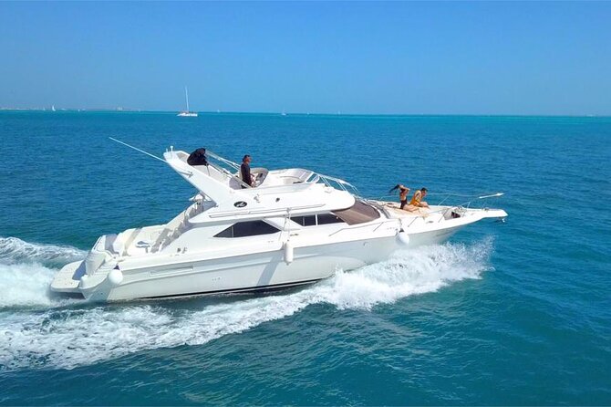 Private SeaRay 47ft Yacht Rental Cancun 23P6 - What happens on the two-hour Cancun Bay cruise