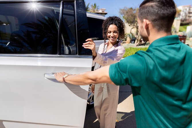 Private SUV Round-Trip from Airport to Hotels in Puerto Los Cabos - The Value of a $167 Private Round Trip