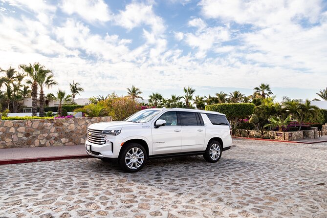 Private SUV Round-Trip from Airport to Hotels in the Corridor - Comfort, luggage, and the small welcome drinks