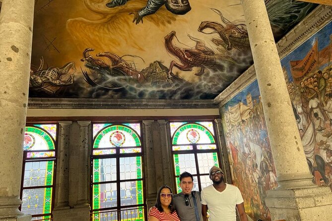 PRIVATE Tour Chapultepec Castle - Murals, architecture, and the best city views