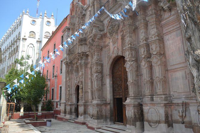 Private walking tour in Guanajuato (available from 1 person) - Plaza de San Fernando and a relaxed finish