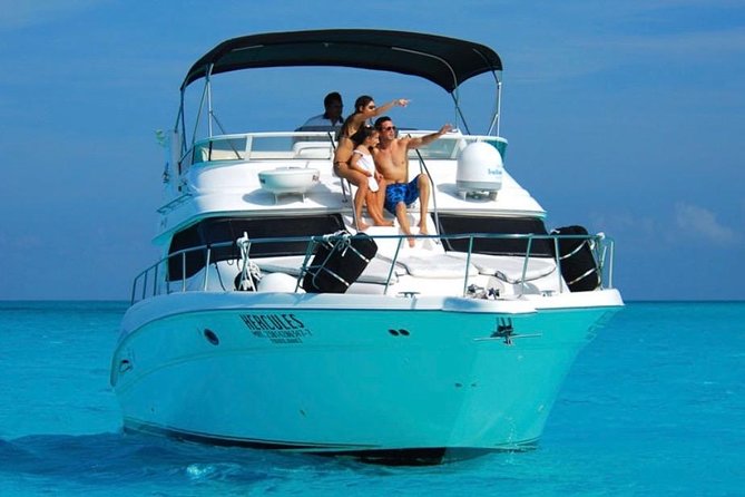 Private Yacht - 46 ft SeaRay Cancun Bay Snorkel 23P4 - What the crew adds to the experience
