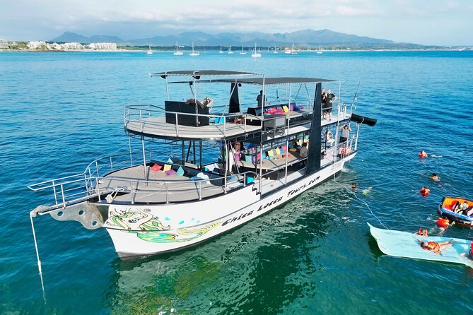 Private Yacht Charter ChicaFUN 2 Waterslides All Inclusive - Leaving Puerto Vallarta for Banderas Bay