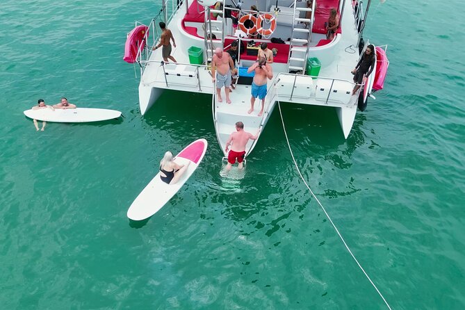 Private Yacht Charter ChicaFUN 3 Waterslides All Inclusive - Meeting points and getting to the boat